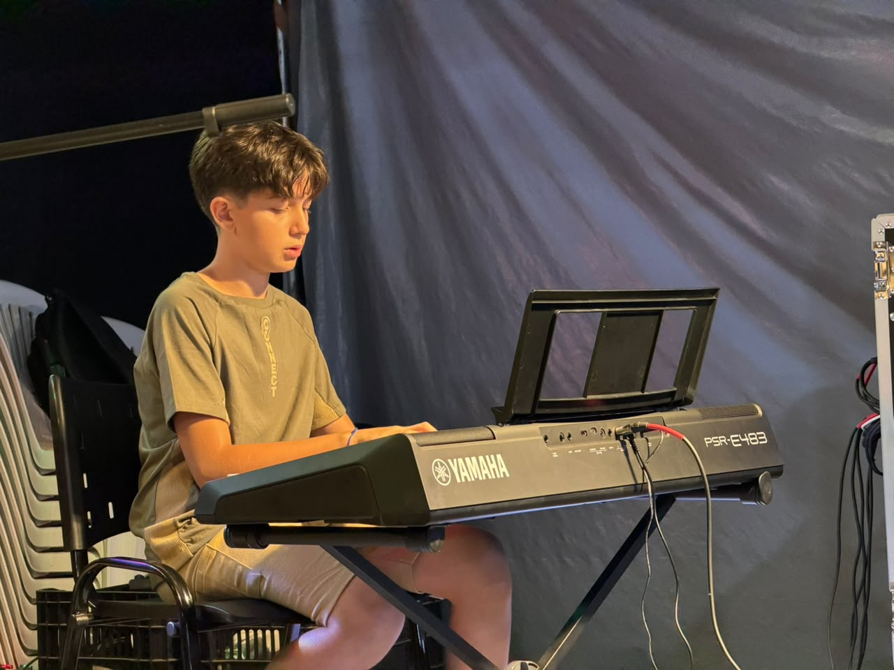 Apresentação de teclado durante a festa
