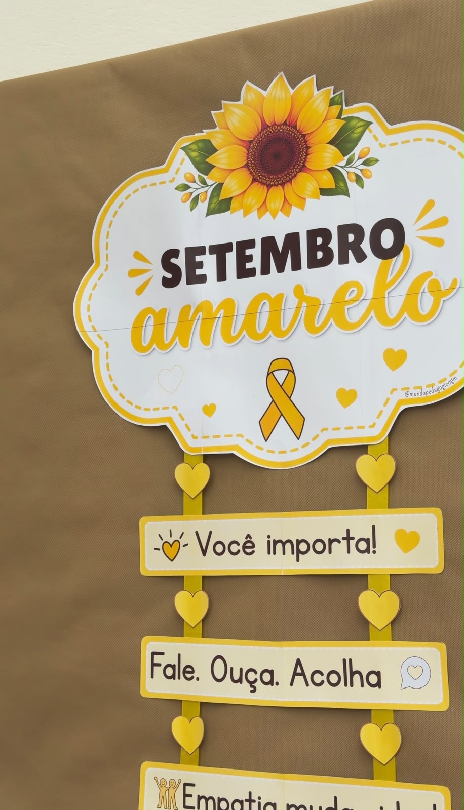 Uma programação de conscientização e cuidado para fortalecer o diálogo entre os alunos.